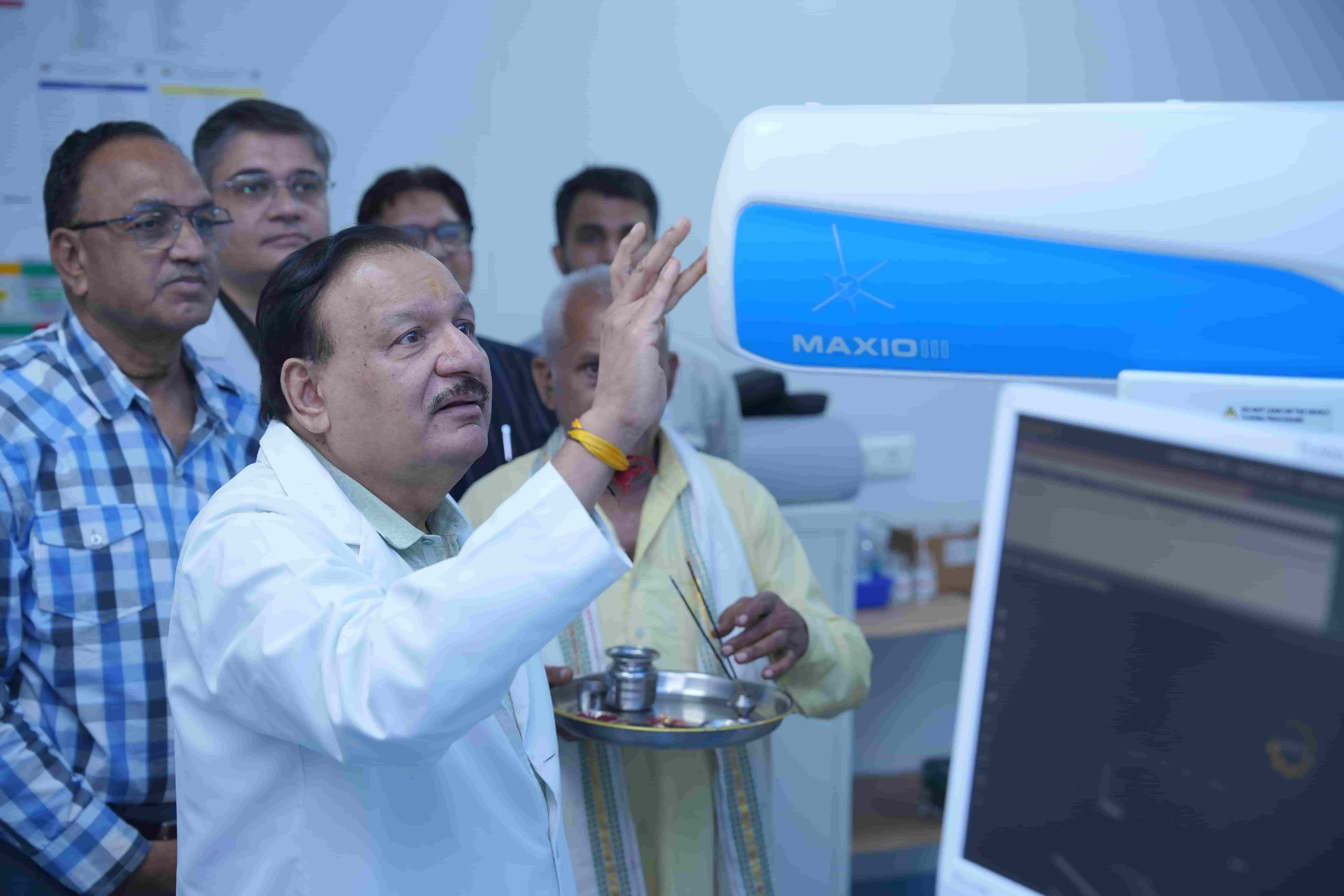 Advancing Image-Guided Interventions with MAXIO at SAIMS